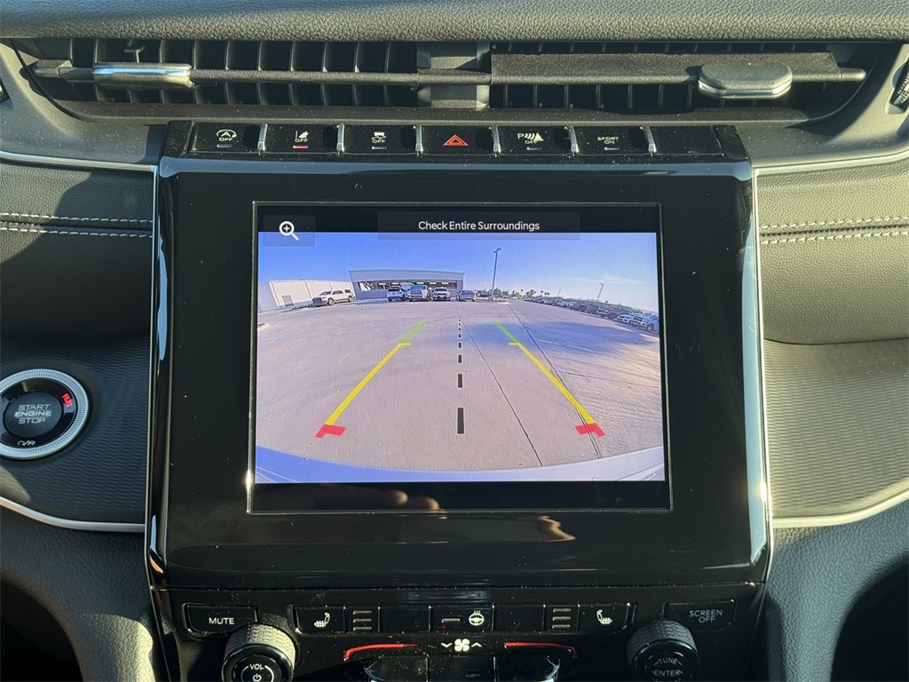 2025 Jeep Grand Cherokee Laredo Altitude photo 14