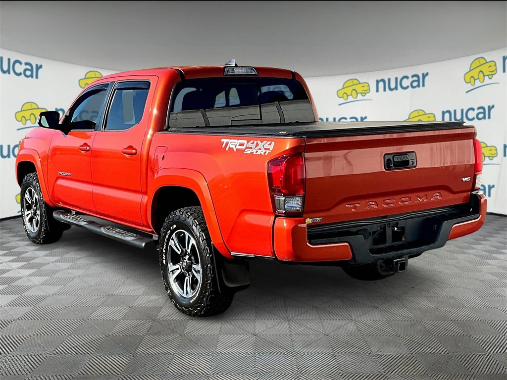 2017 Toyota Tacoma TRD Sport 4x4 Double Cab photo 4