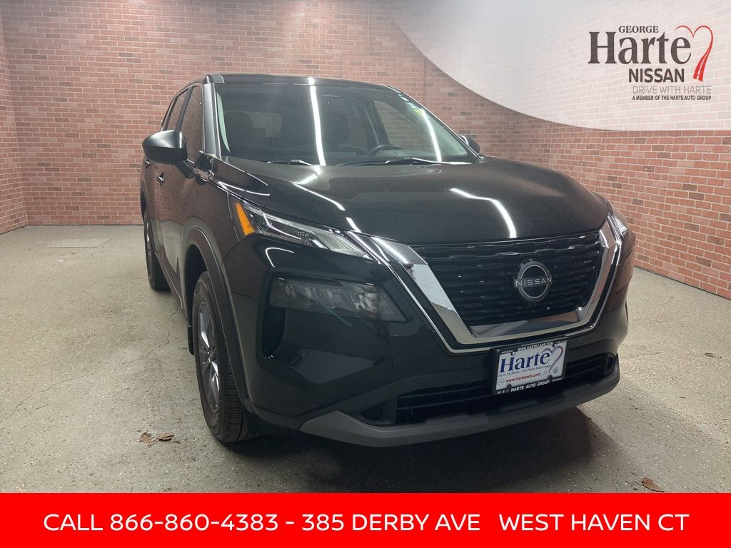 2023 Nissan Rogue S's photo