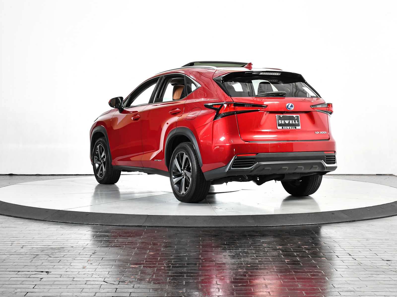 2021 Lexus NX 300h photo 3