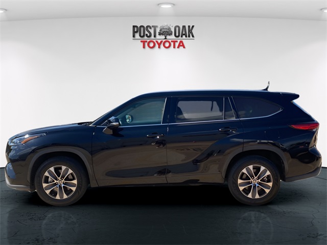 2022 Toyota Highlander XLE photo 5
