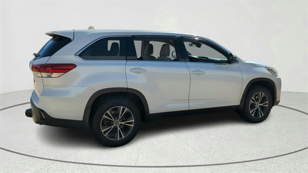 2017 Toyota Highlander XLE photo 22