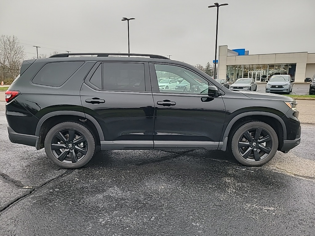 2025 Honda Pilot Black Edition photo 4