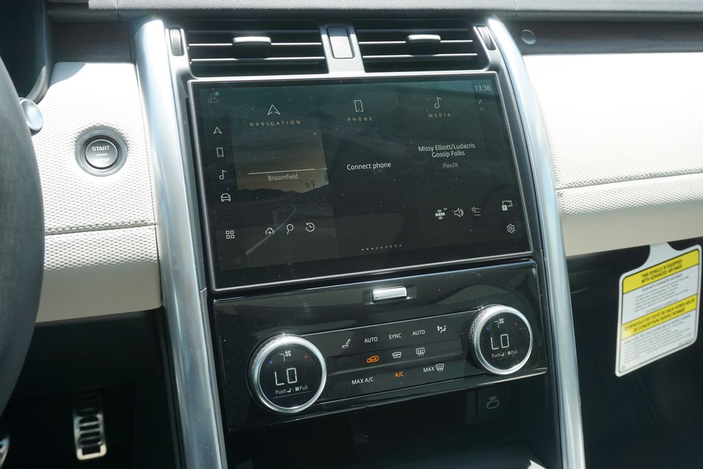 2025 Land Rover Discovery SE photo 15