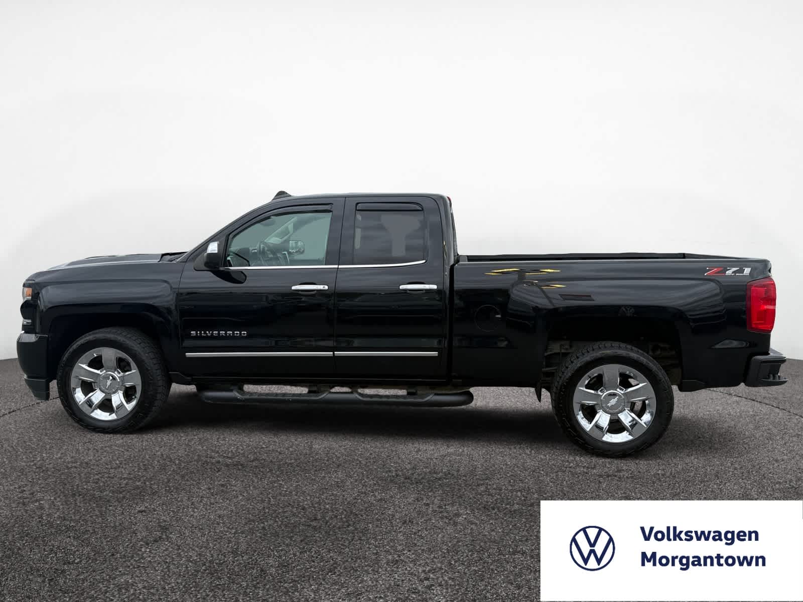 2018 Chevrolet Silverado 1500 LTZ photo 2