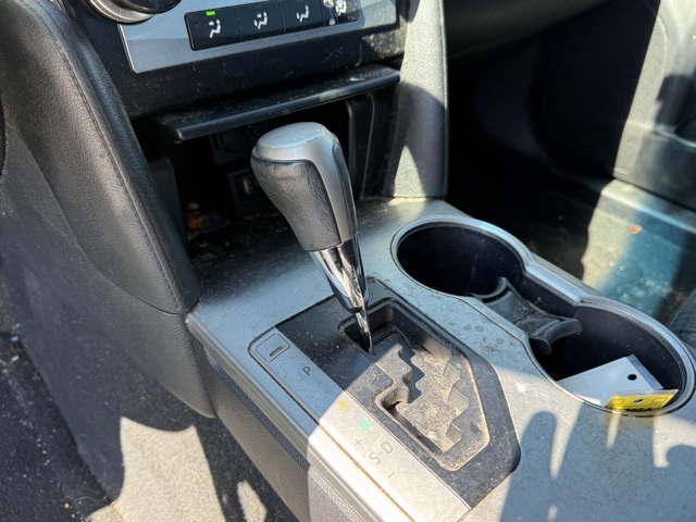 2014 Toyota Camry SE photo 19