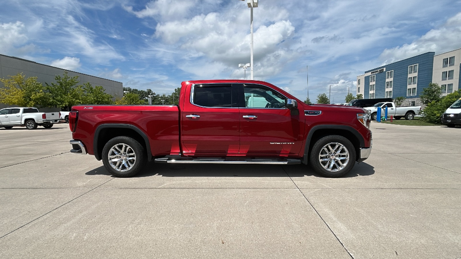 2021 Gmc Sierra 1500 SLT photo 2