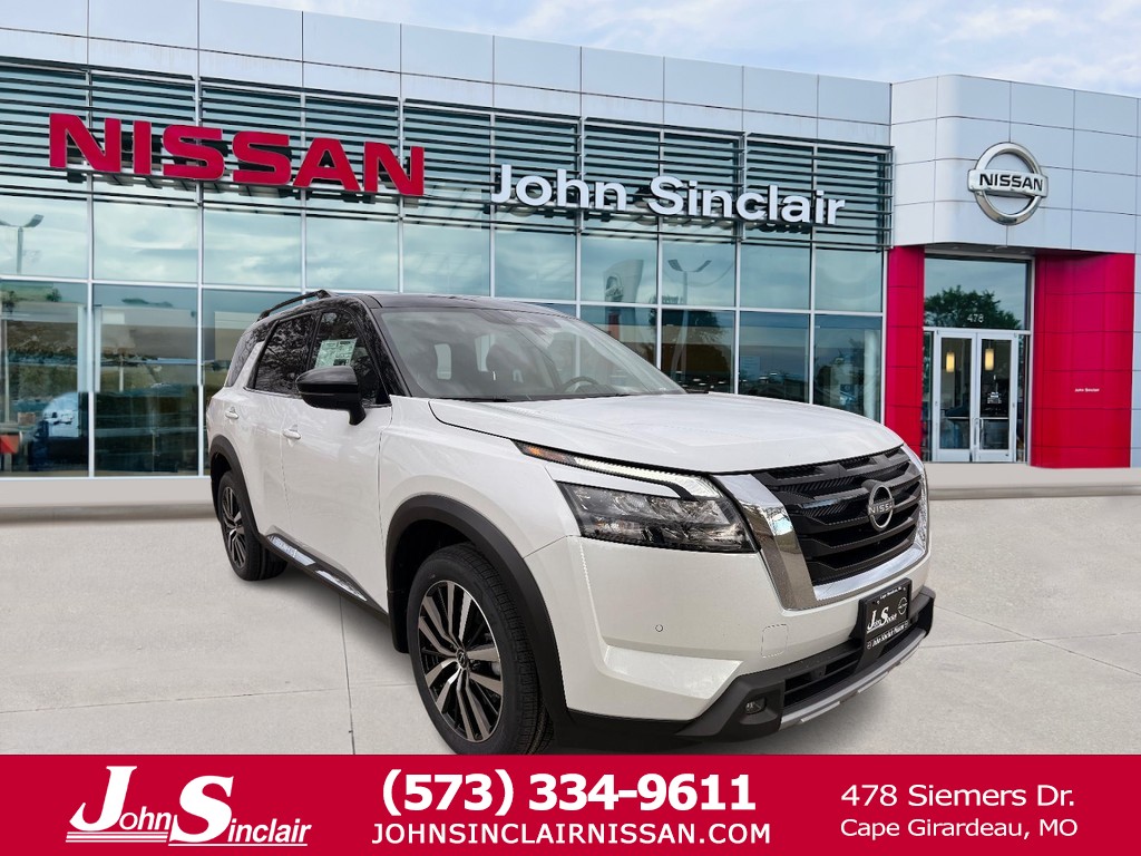 2025 Nissan Pathfinder Platinum's photo