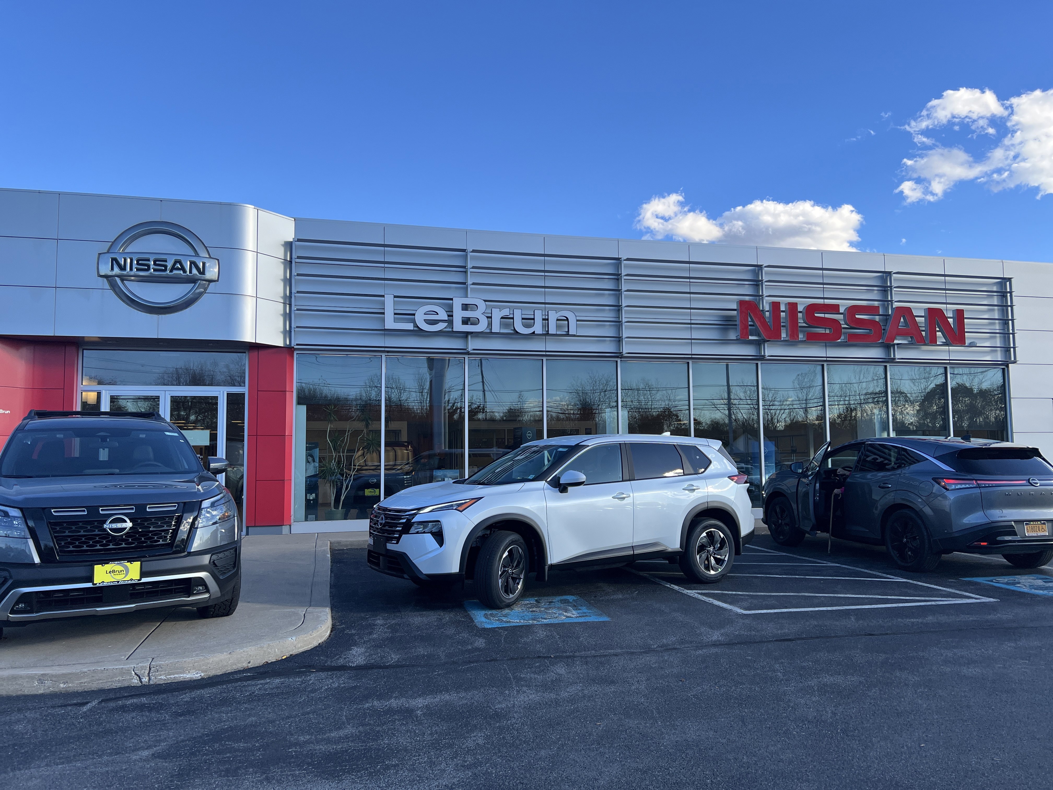 2026 Nissan Rogue SV's photo