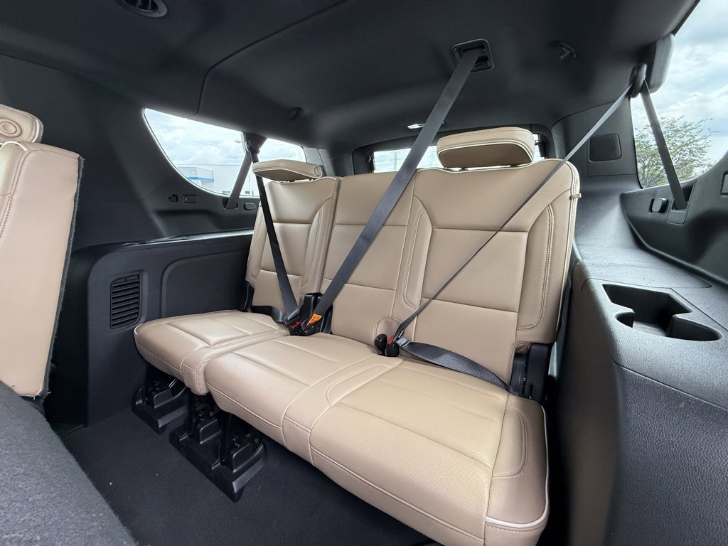 2024 Chevrolet Suburban Premier photo 19