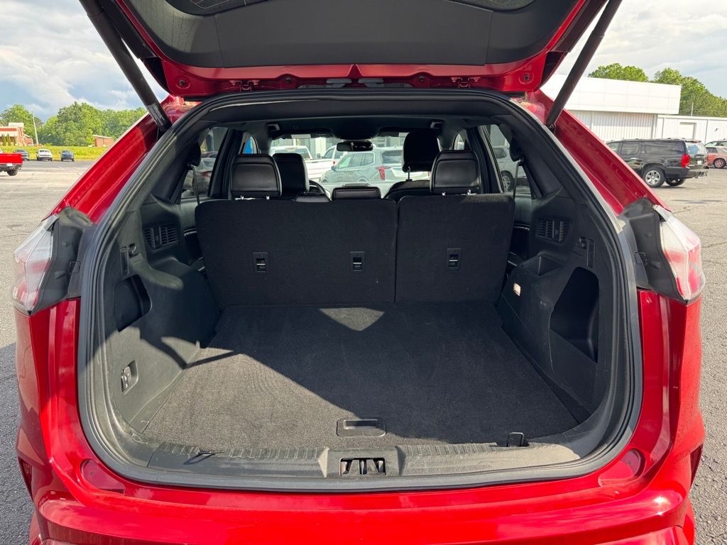 2021 Ford Edge ST photo 9