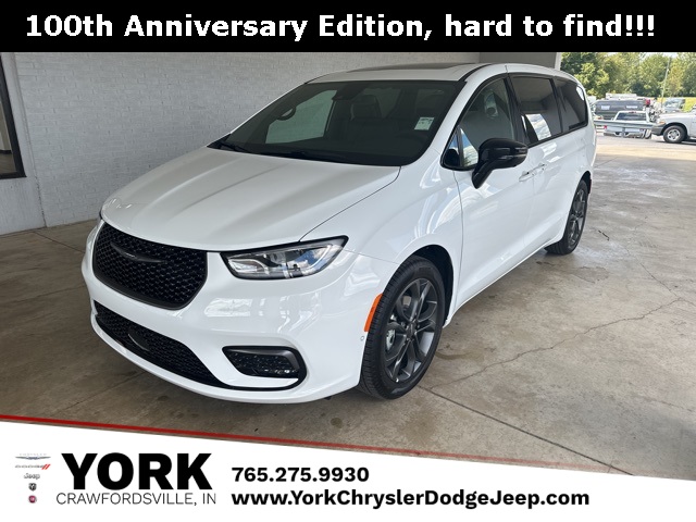 2026 Chrysler Pacifica Select's photo