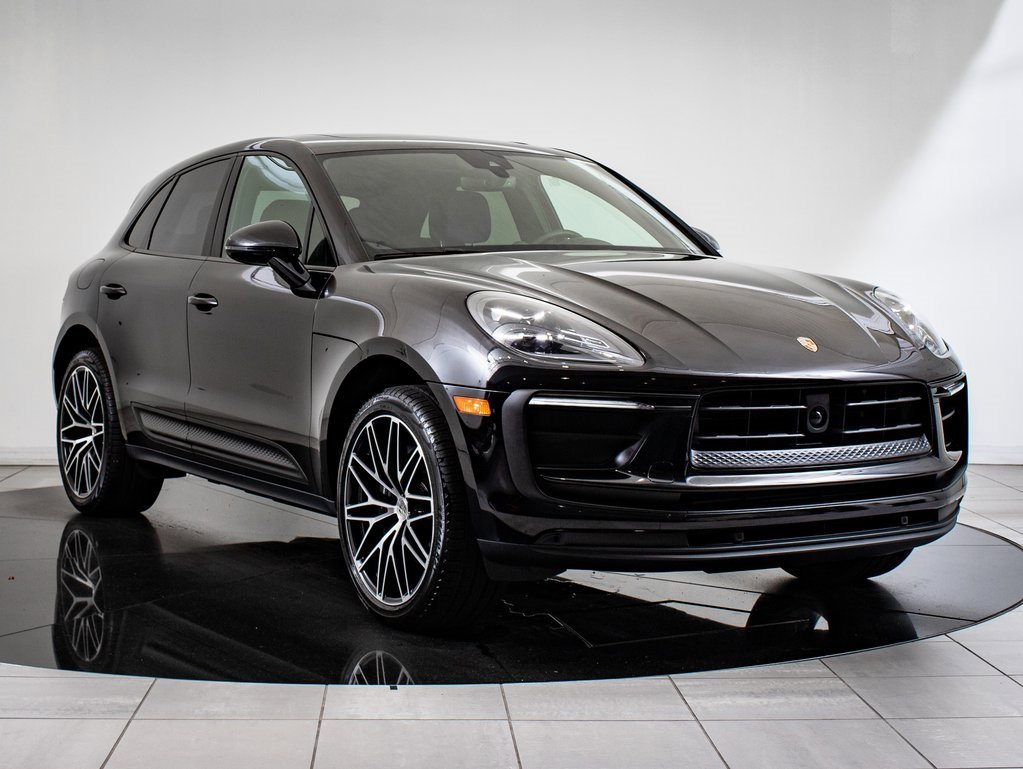 2024 Porsche Macan T photo 10