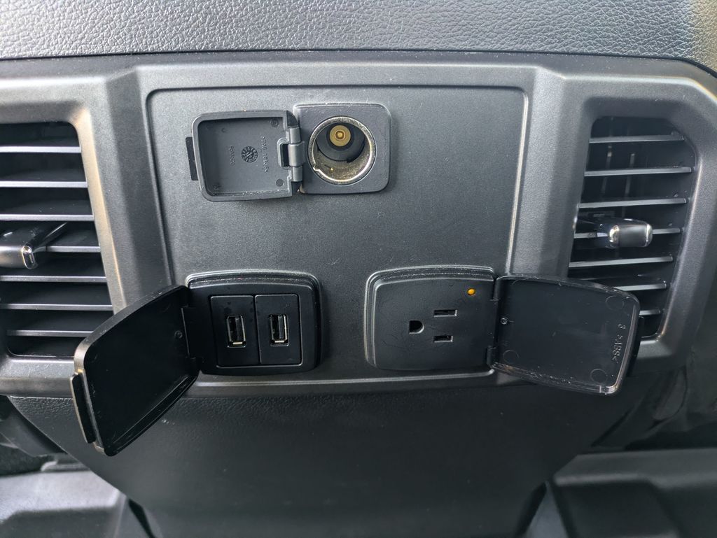 2019 Ford F-150 XLT photo 26