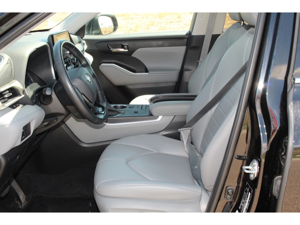 2021 Toyota Highlander Hybrid XLE photo 10