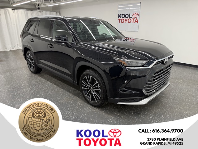 2024 Toyota Grand Highlander Platinum's photo