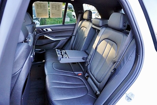 Used 2020 White BMW sDrive40i image 19