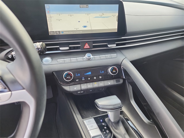 2023 Hyundai Elantra SEL photo 17
