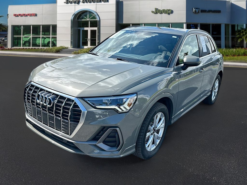 2024 Audi Q3 S line Premium photo 3