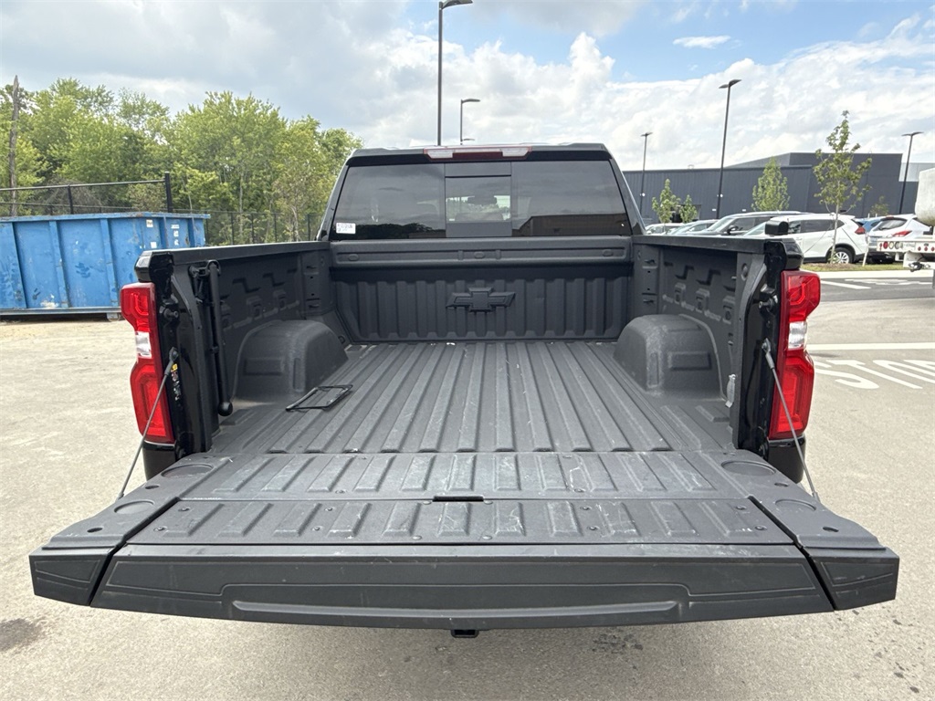 2024 Chevrolet Silverado 1500 RST photo 21
