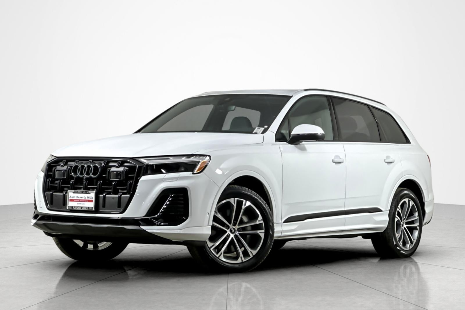 2026 Audi Q7 Premium's photo