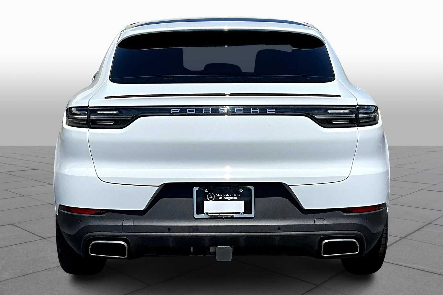 2023 Porsche Cayenne E-Hybrid photo 4