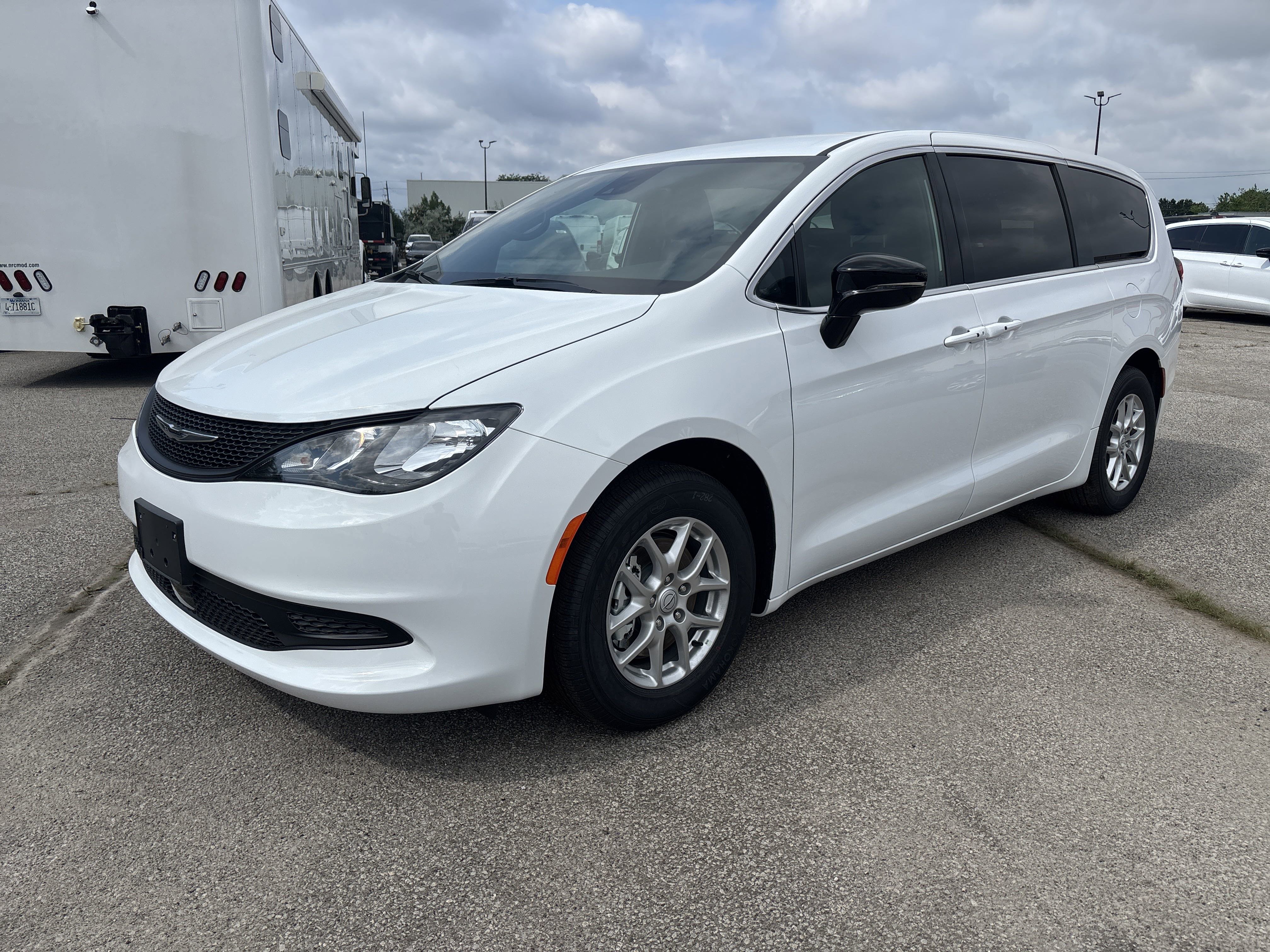 New 2025 Bright White Chrysler SXT image 1