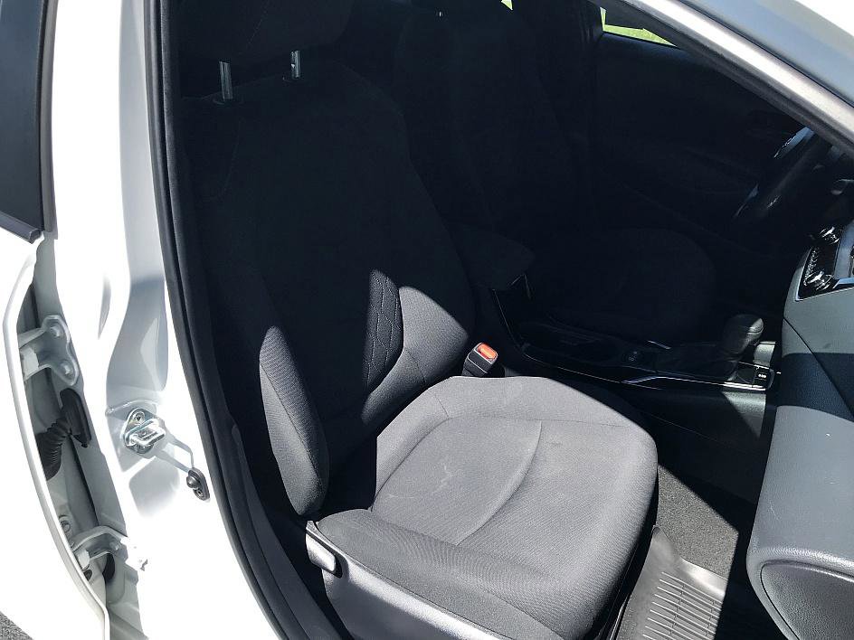 2022 Toyota Corolla LE photo 13