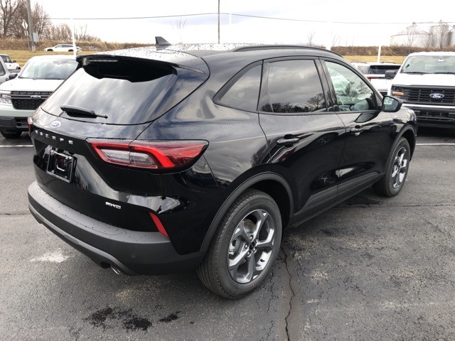 2025 Ford Escape ST-Line photo 5