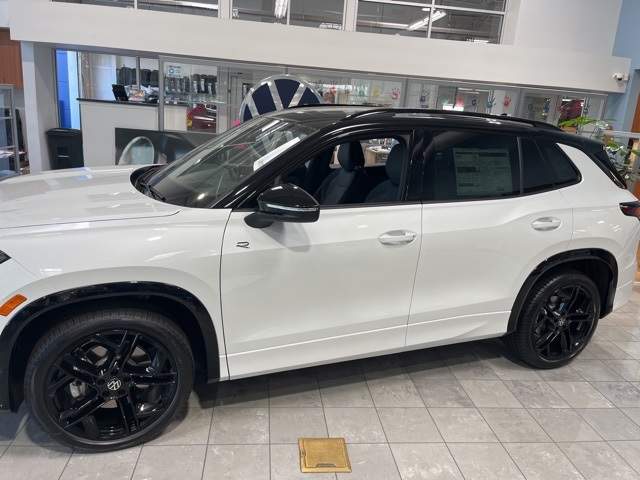 2025 Volkswagen Tiguan SE R-Line Black photo 2