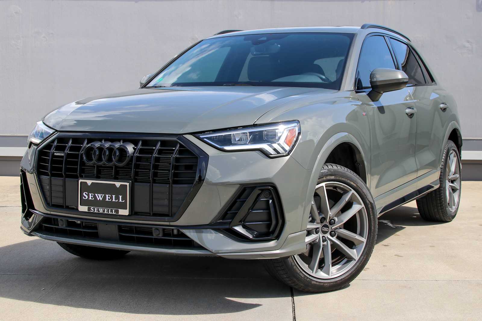 2024 Audi Q3 S line Premium