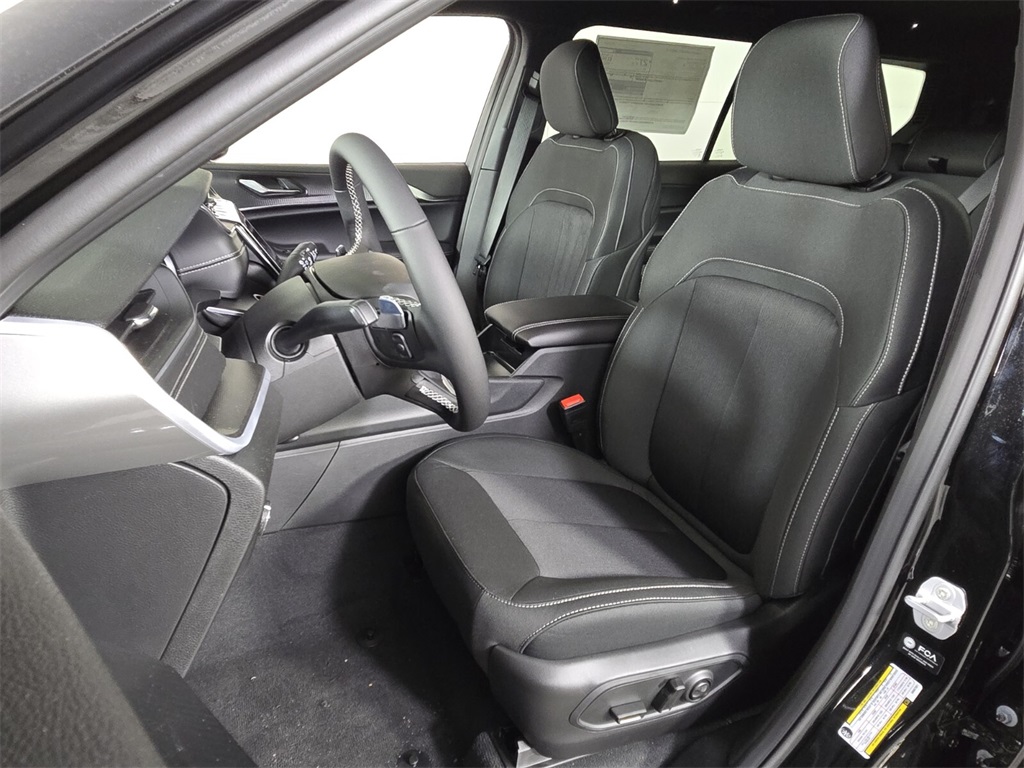 2025 Jeep Grand Cherokee Laredo Altitude photo 4