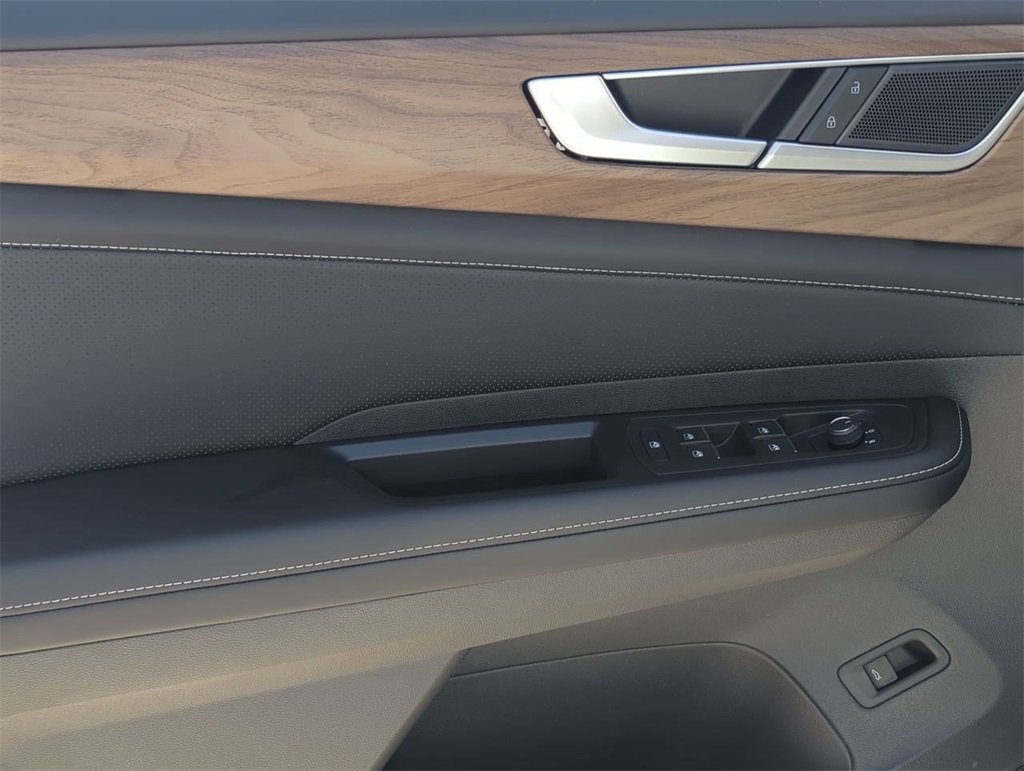 2026 Volkswagen Atlas SE Technology photo 19