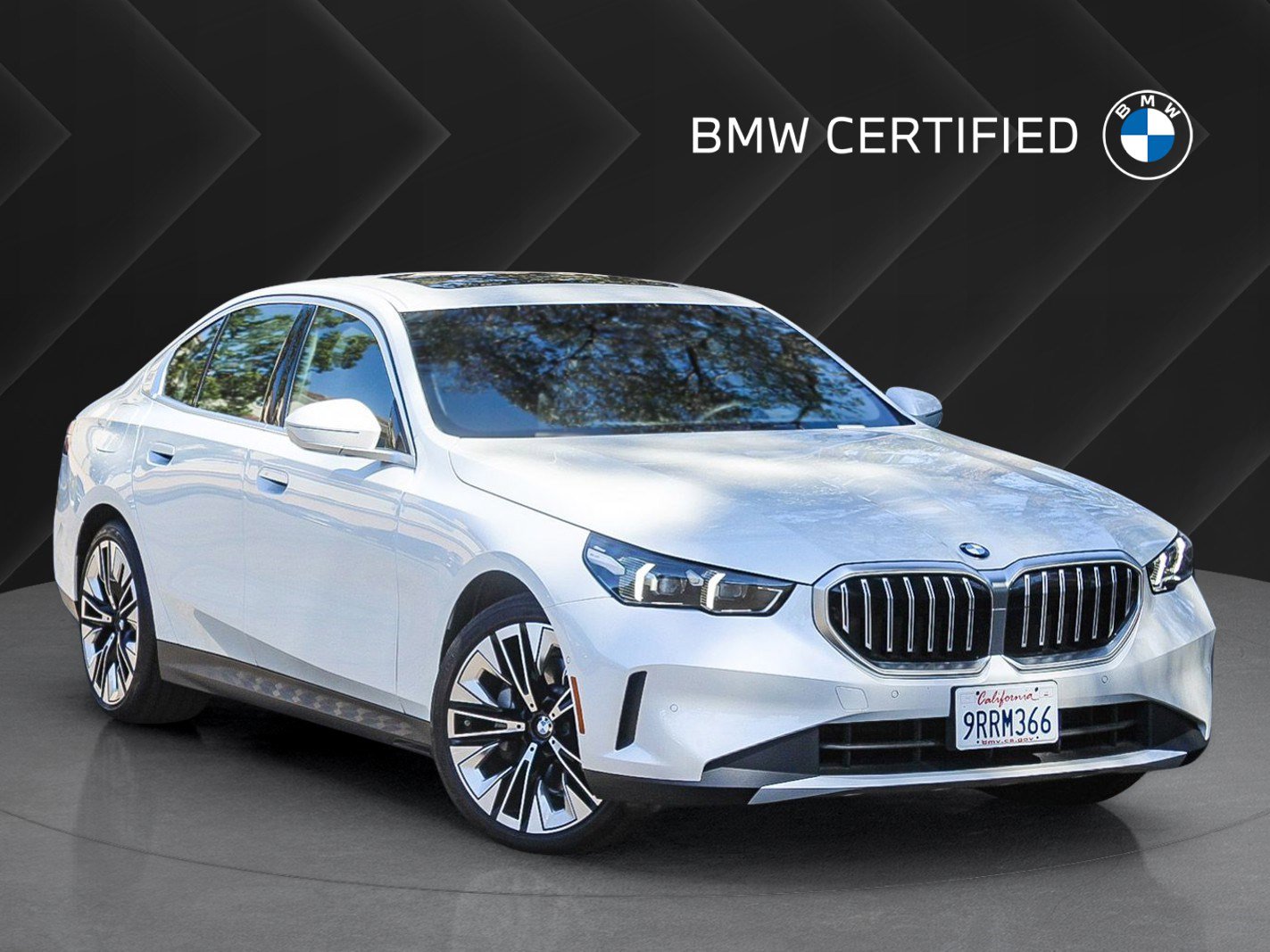 2025 BMW 5 Series 530i's photo