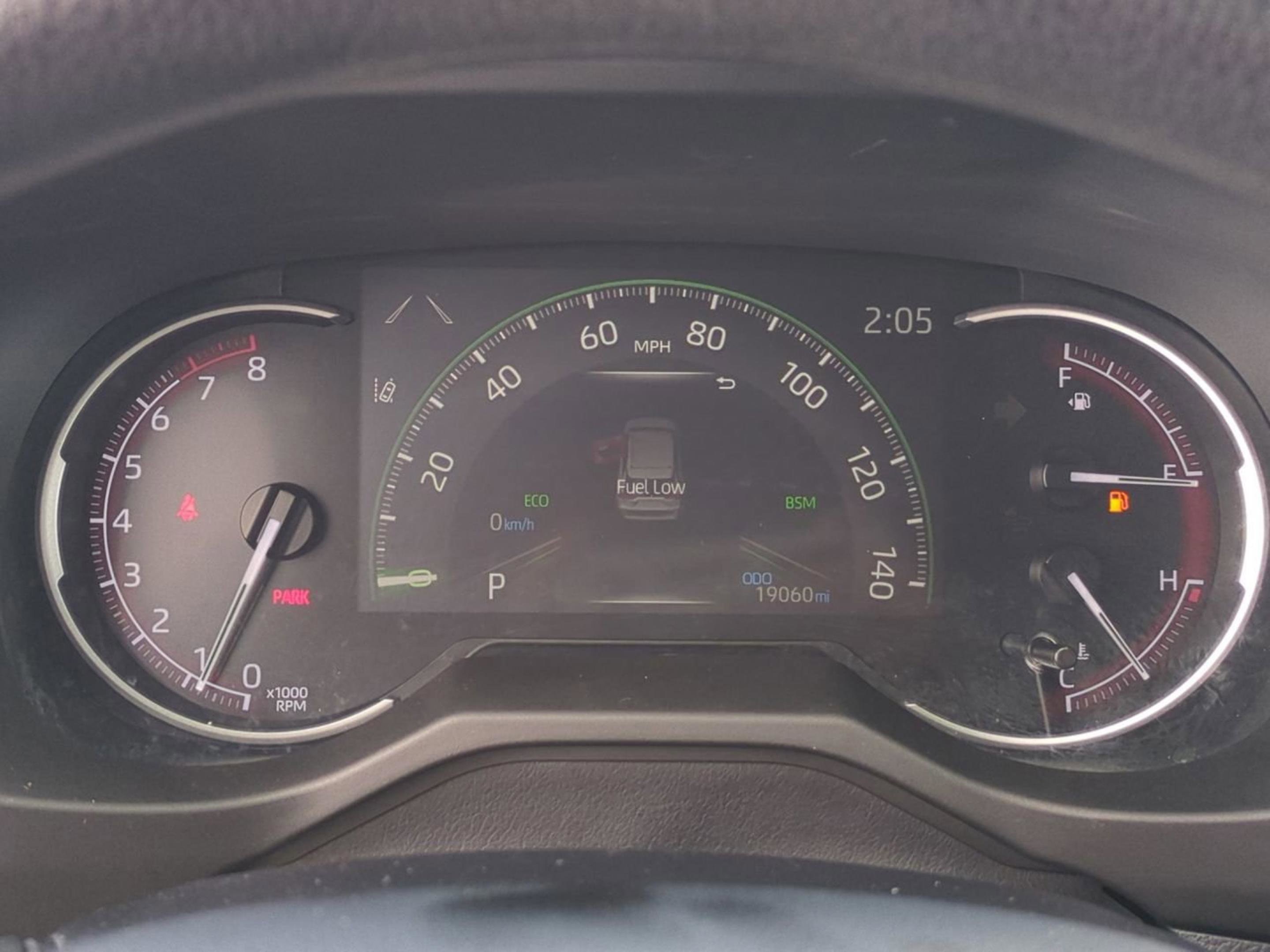 2024 Toyota RAV4 XLE photo 28