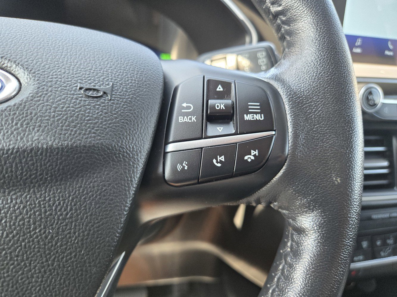 2020 Ford Escape SE Sport Hybrid photo 18