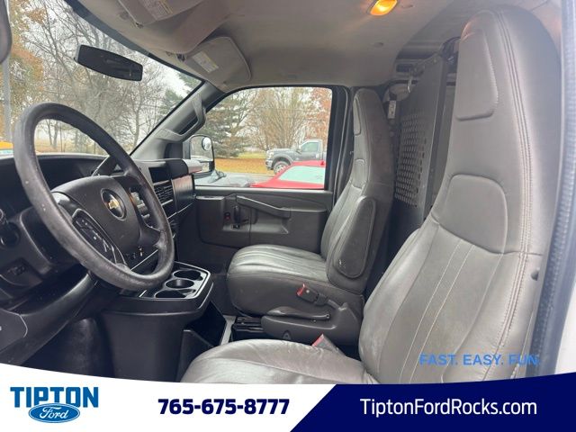 2016 Chevrolet Express 2500 Work Van photo 3