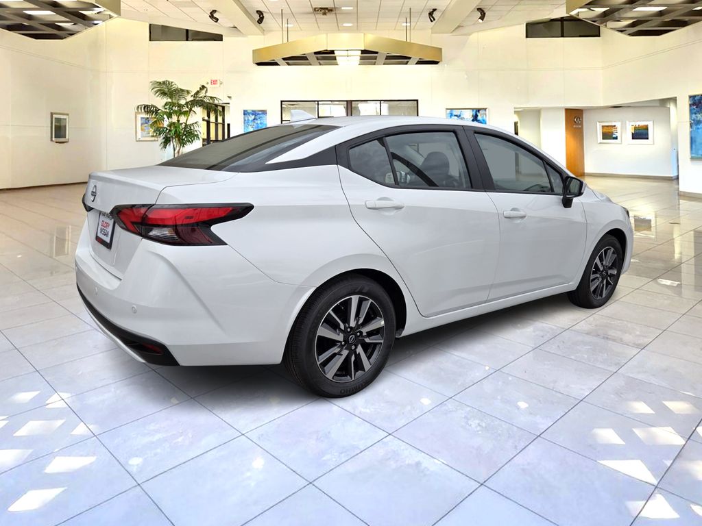 2025 Nissan Versa SV photo 4