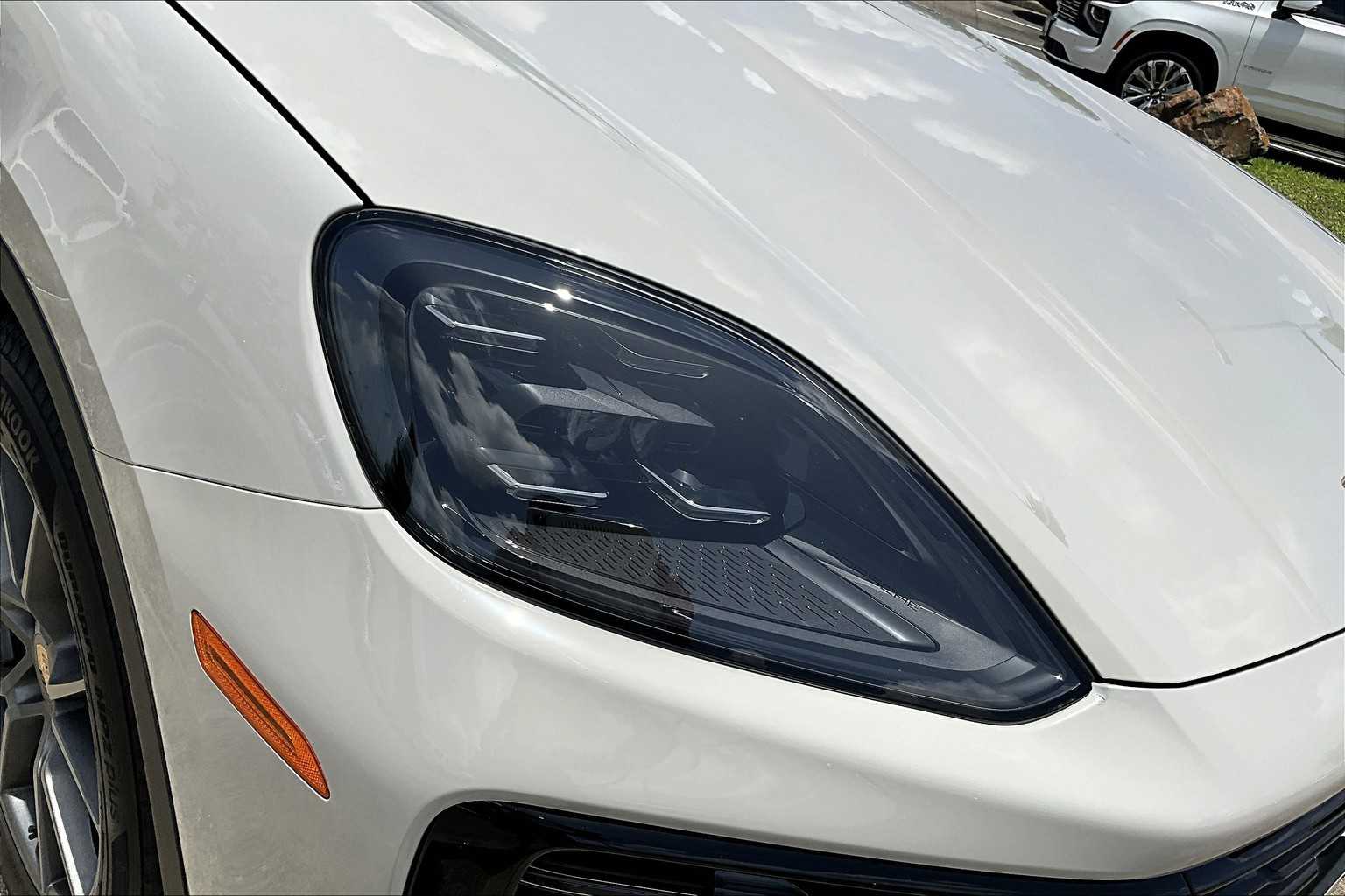 2024 Porsche Cayenne Coupe photo 48