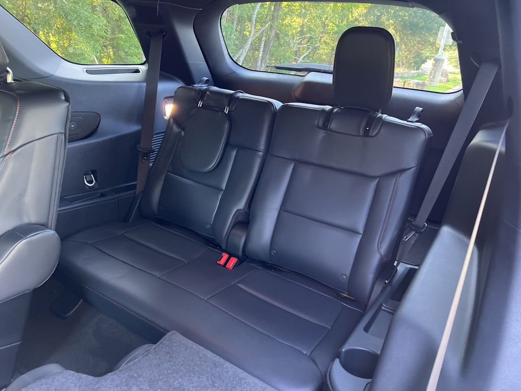 2025 Ford Explorer ST-Line photo 32
