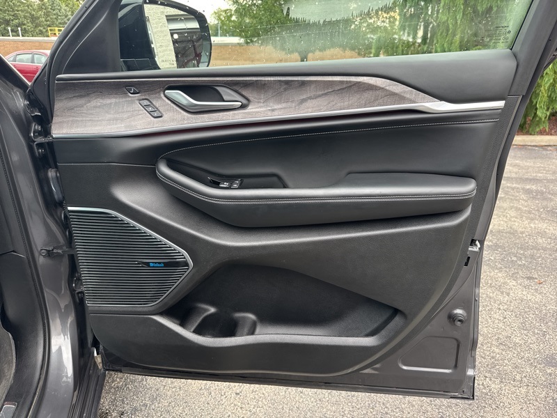 2021 Jeep Grand Cherokee Overland Sport photo 48