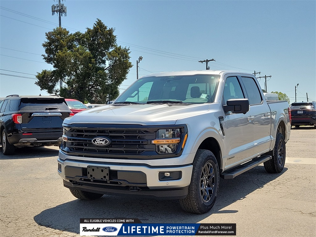 2025 Ford F-150 XLT photo 2
