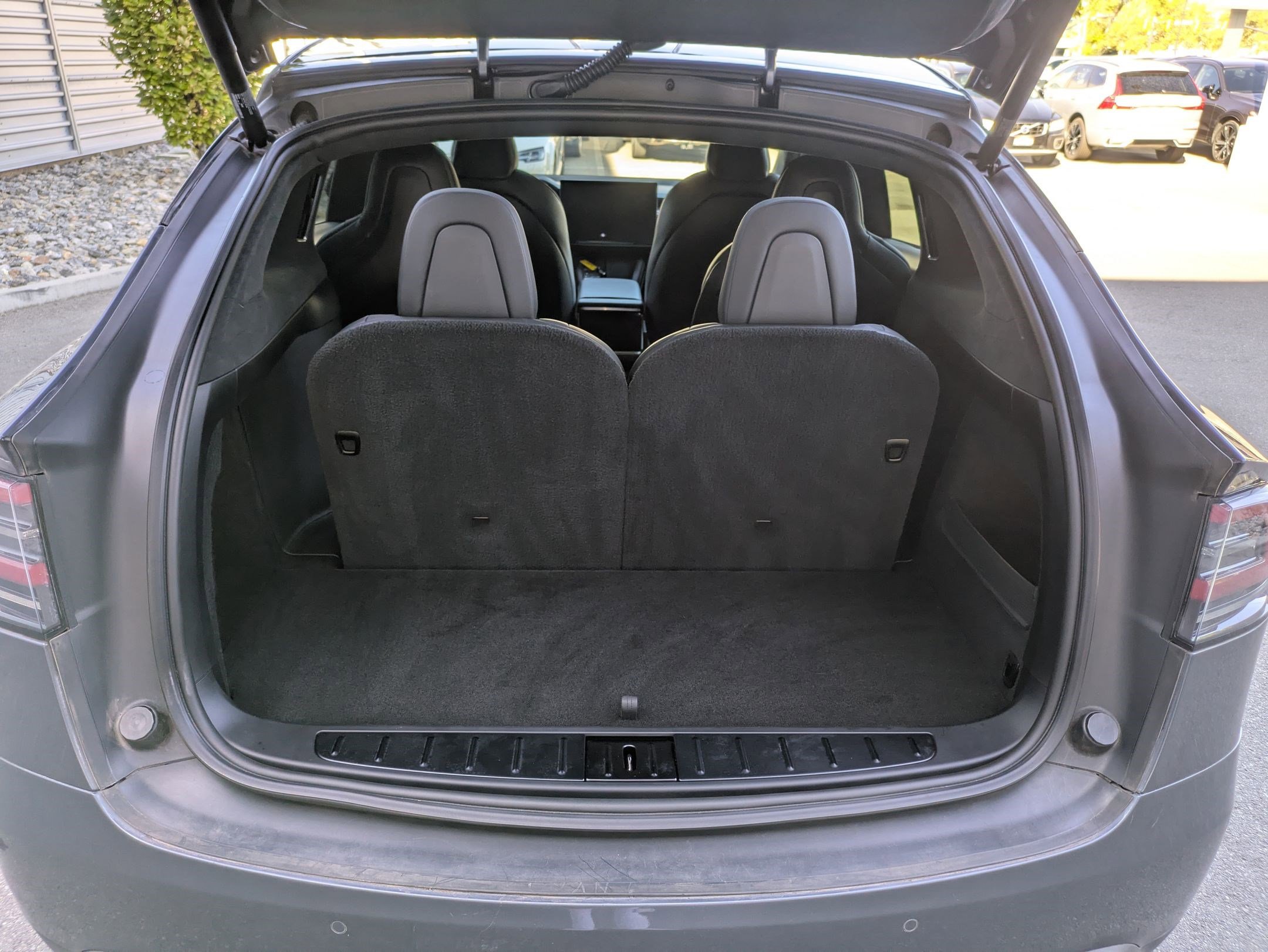 2022 Tesla Model X Plaid photo 23