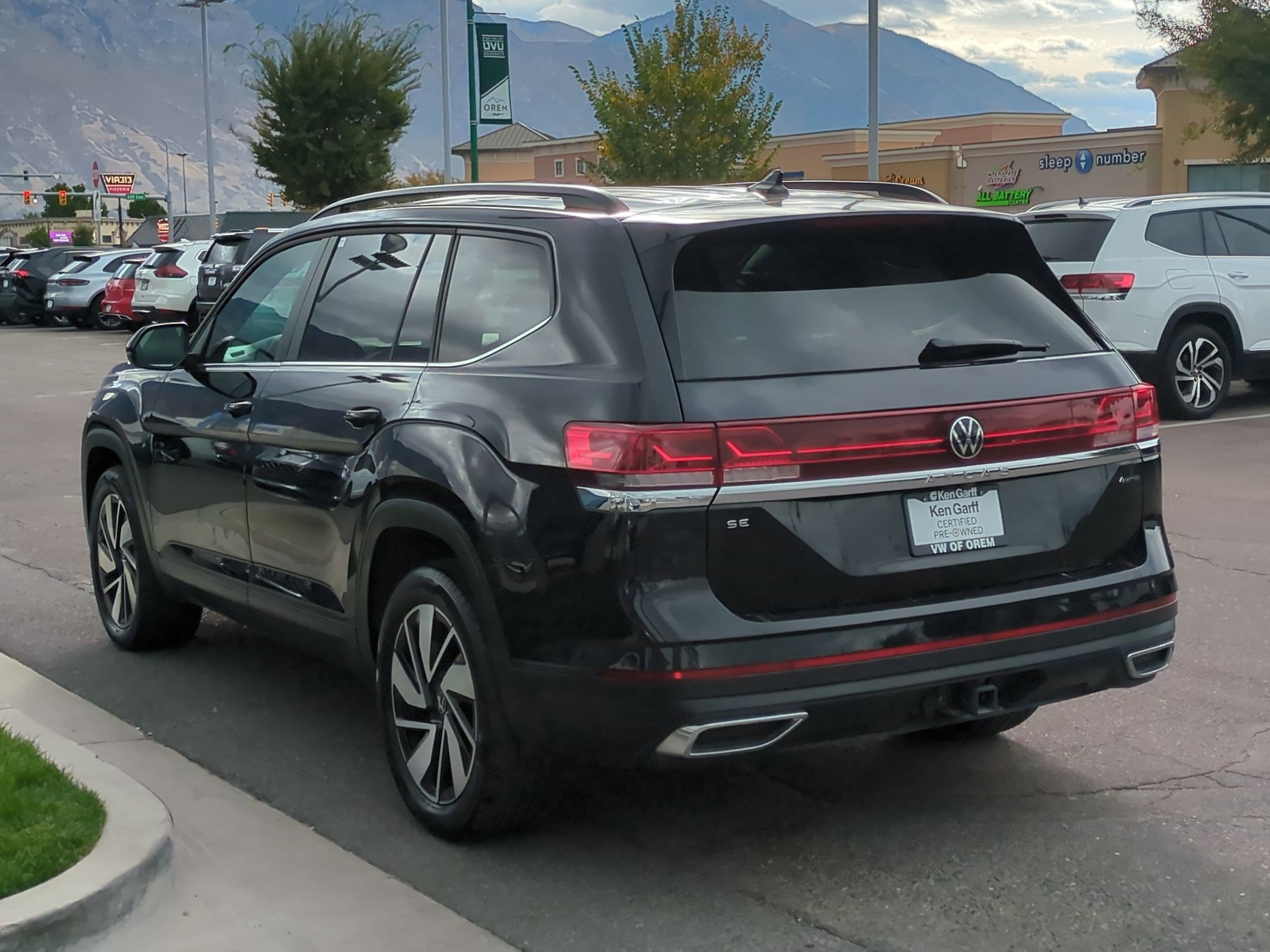 2024 Volkswagen Atlas SE Technology photo 4