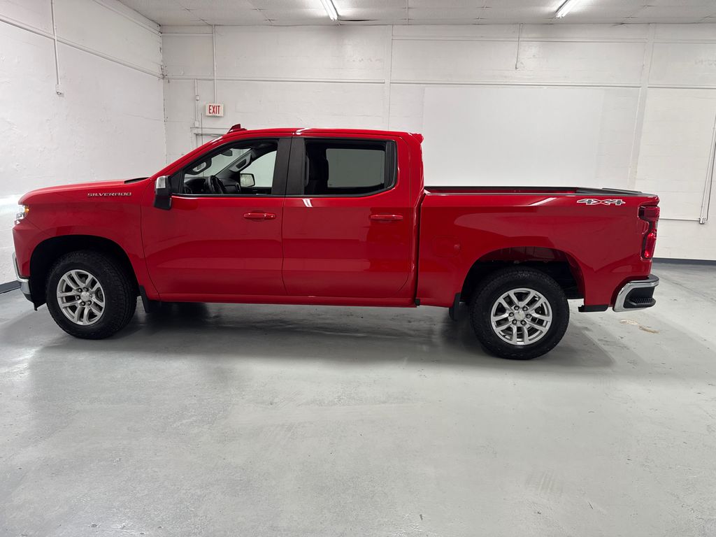 2022 Chevrolet Silverado 1500 LT photo 4