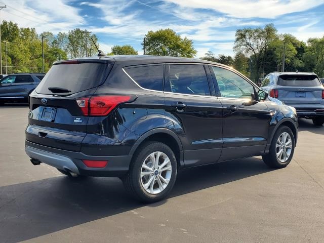 2019 Ford Escape SE photo 3