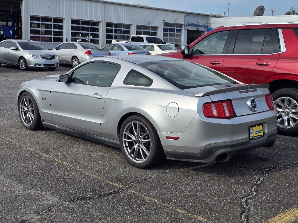 2011 Ford Mustang GT Premium photo 8
