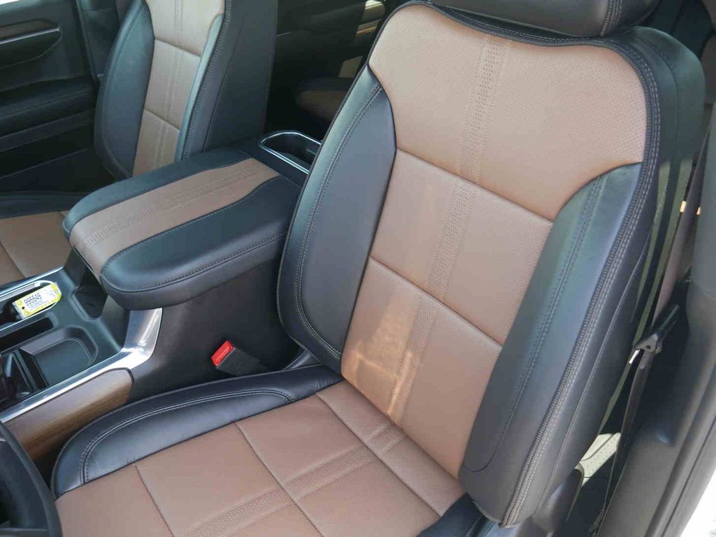2024 Chevrolet Silverado 1500 High Country photo 25