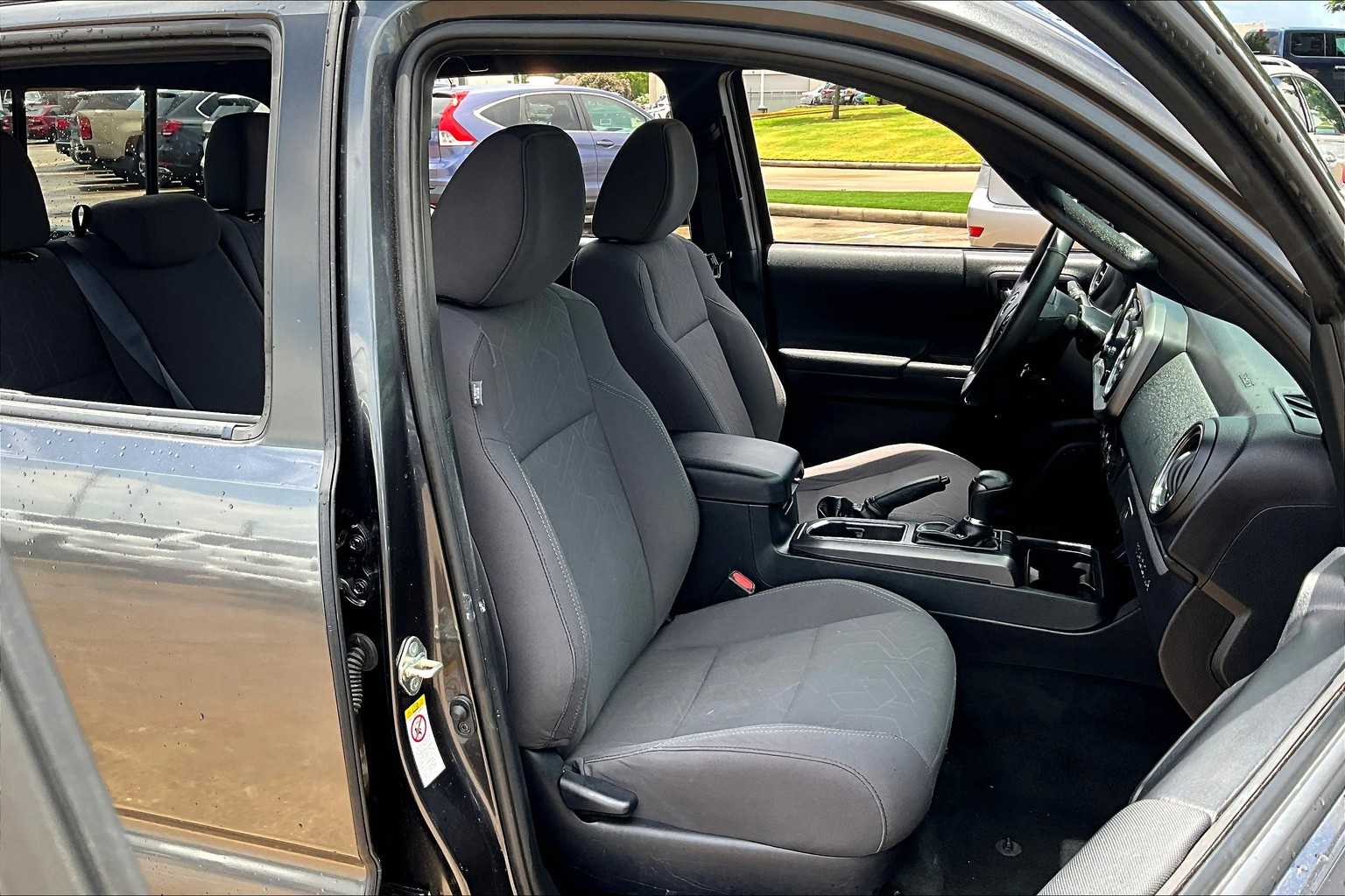 2019 Toyota Tacoma TRD photo 15