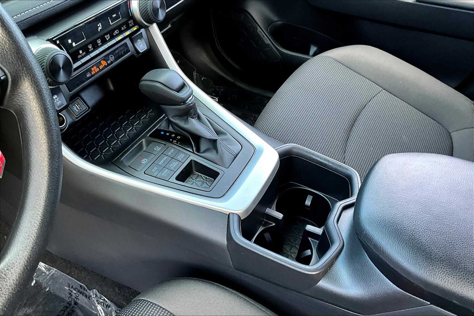 2025 Toyota RAV4 LE photo 14